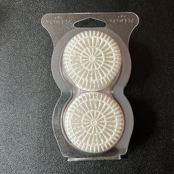 Scentsy Heart Red Mini Fan & Scent Pods Bundle - Picture 3 of 5